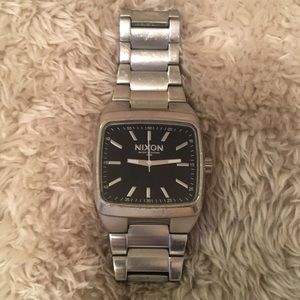 A Nixon “Show, dont tell” THE MANUAL